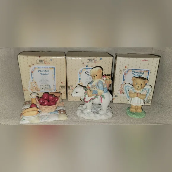 Cherrished Teddies Figurines (3) - Picture 1 of 6